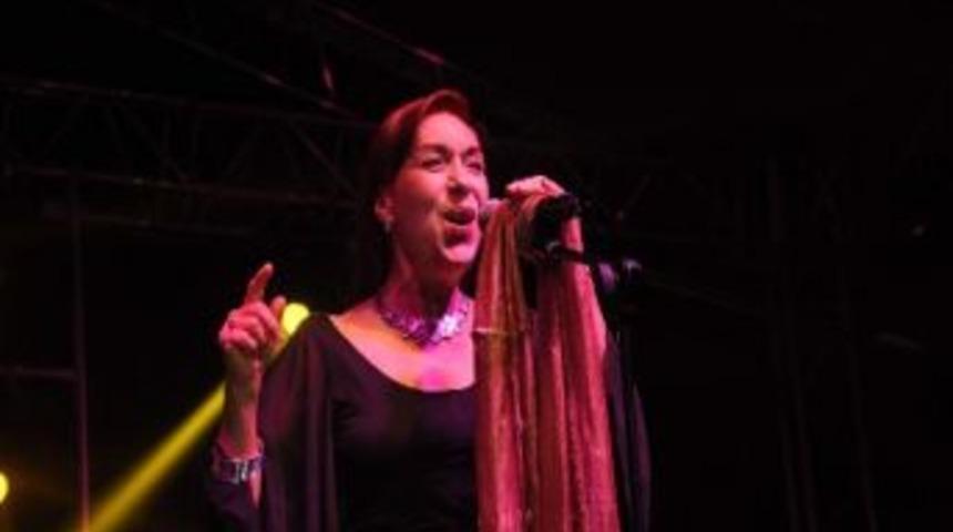 Cumhuriyet Bayramı Kutlamalarında Leman Sam R&uuml;zgarı