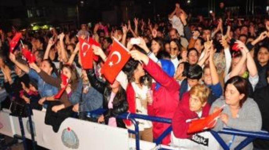 Serdar Orta&ccedil; Konseri Yarıda Bıraktı