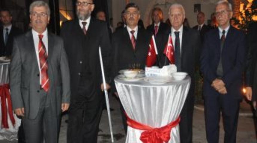 Vali Lekesiz, Pastayı Şehit Annesine Kendi Elleriyle Yedirdi