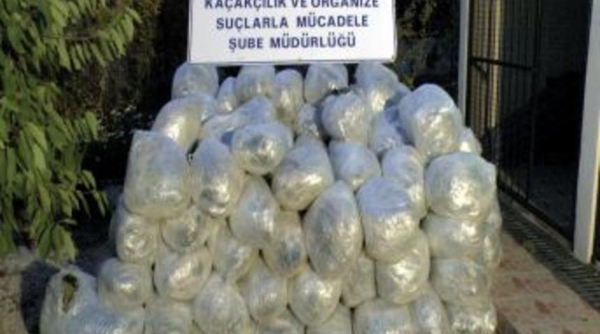 VIP Ara&ccedil;la Torbacılara Dağıtılmaya Hazırlanan 1 Ton Esrar Ele Ge&ccedil;irildi