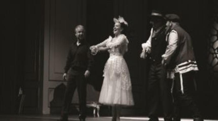 Kasım Ayında 13 Temsil, İzleyici İle Buluşacak