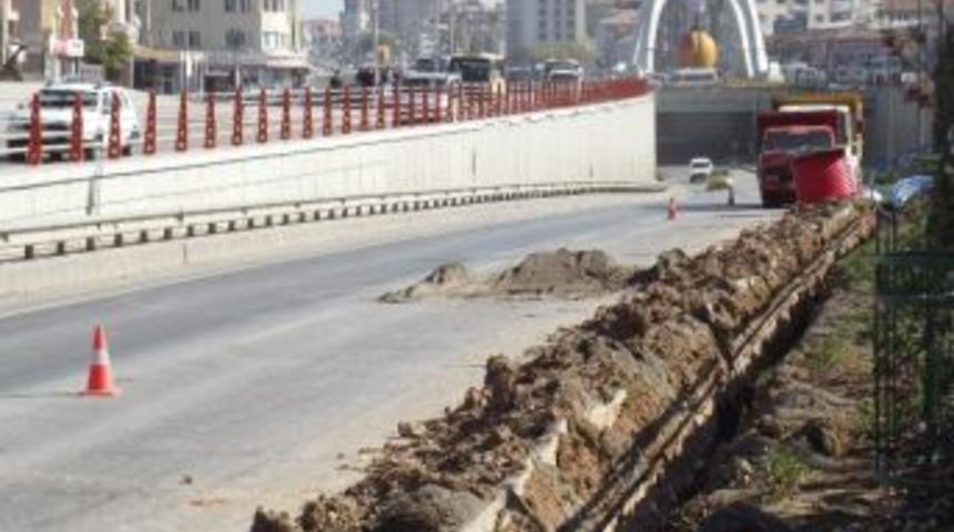 Altge&ccedil;itlere Tramb&uuml;s Kazısı