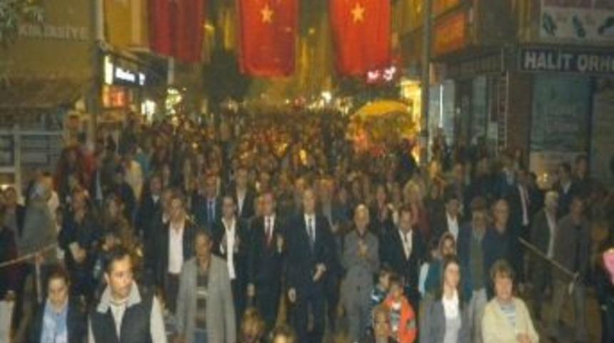 3 Bin Kişilik Cumhuriyet Y&uuml;r&uuml;y&uuml;ş&uuml; D&uuml;zenlendi