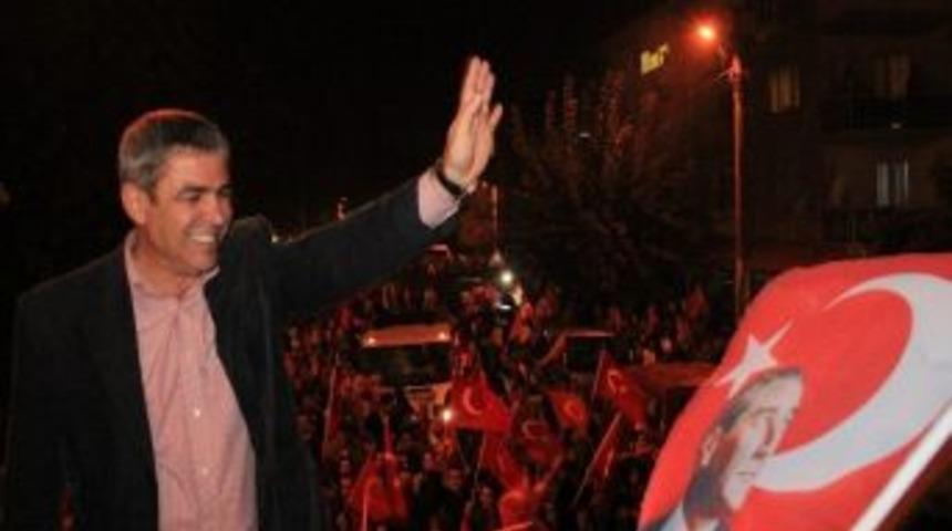 Sel&ccedil;uk; Cumhuriyet Coşkusunu Yine Tek Y&uuml;rek, Tek Yumruk Olarak Kutladı