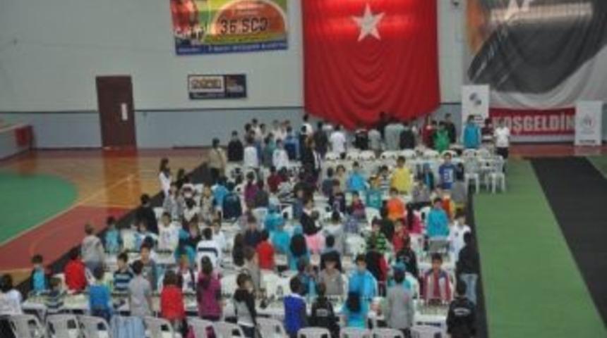 B&uuml;y&uuml;kşehir'li Satran&ccedil;&ccedil;ılar Cumhuriyet Kupası'nda Da Dereceler Kazandı