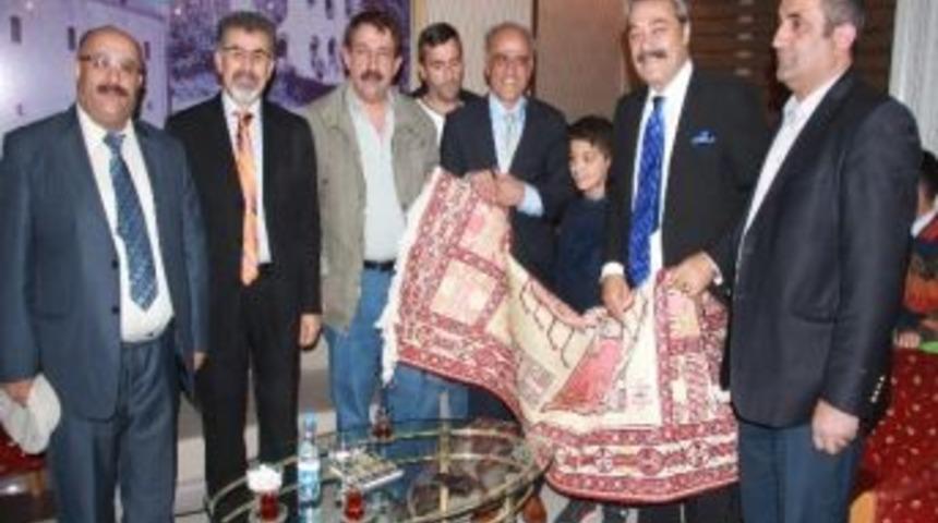 Kadir İnanır&rsquo;ın Hakkari Ziyareti