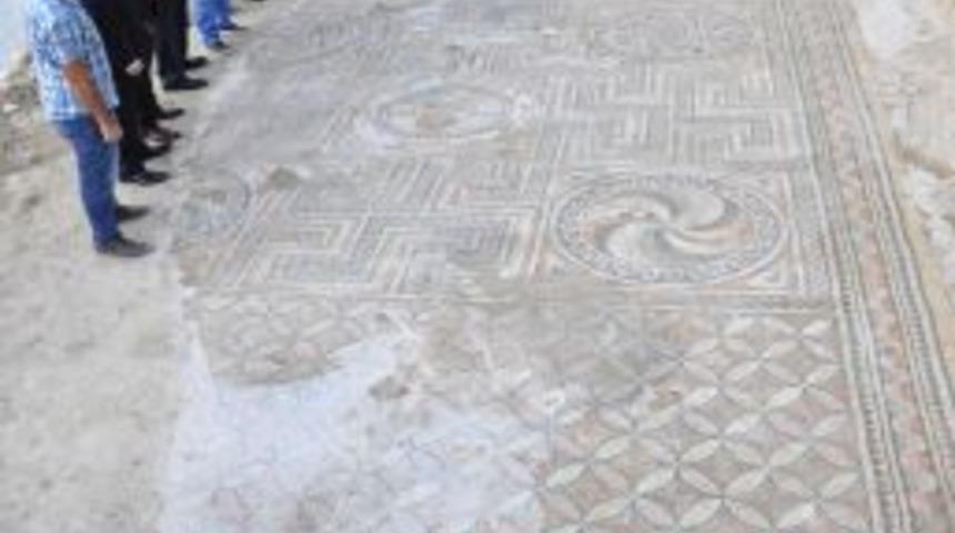 Roma D&ouml;nemine Ait 1700 Yıllık Mozaikli Belediye Binası Bulundu