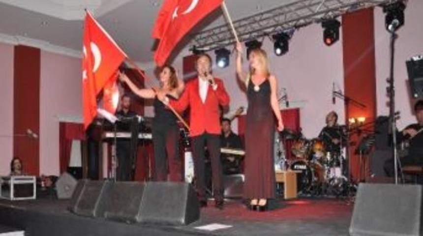 Akb&uuml;k Cumhuriyet Coşkusunu Erol Evgin İle Yaşadı