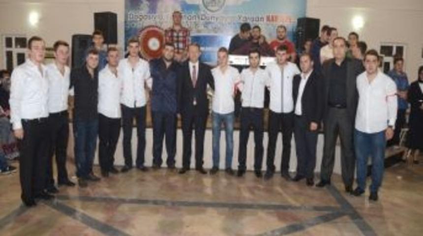 Karabalık, Şefkatiyeli Gen&ccedil;leri Askere Uğurladı