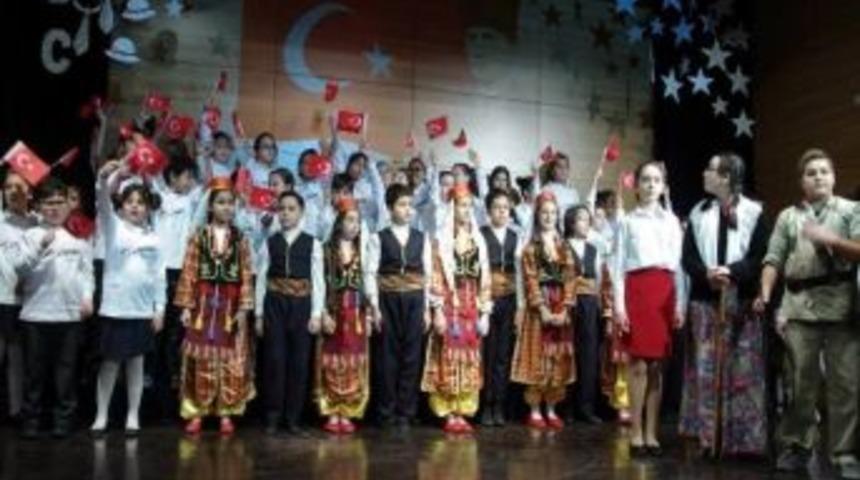 Ted Kayseri Kolejin'de Cumhuriyet Bayramı'nın 90.yılı Kutlandı