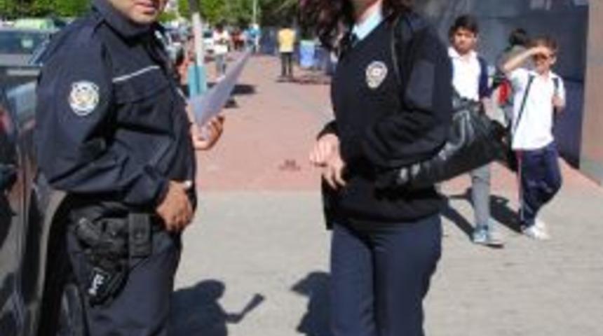 Polis, Okul &Ouml;nlerinde G&uuml;venliği Artırdı