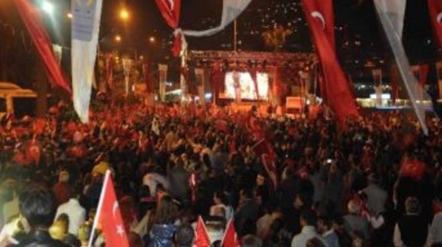 Kuşadası&rsquo;nda Cumhuriyet Ş&ouml;leni