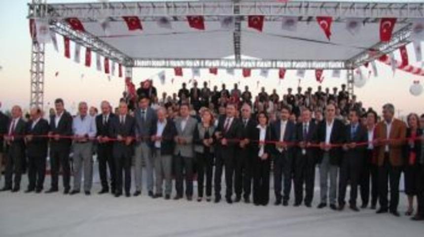 Mersin&rsquo;in En B&uuml;y&uuml;k Meydanı Cumhuriyet Bayramı&rsquo;nda A&ccedil;ıldı