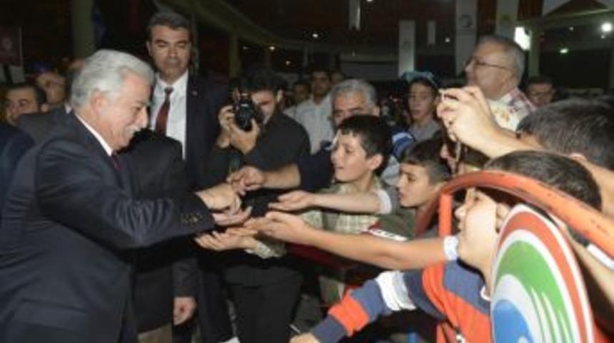 Adana Mutfak Festivali Renkli Ge&ccedil;ti