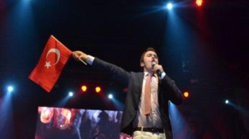 Mustafa Ceceli &Ccedil;iftetelli Oynadı, İzleyenleri Coşturdu