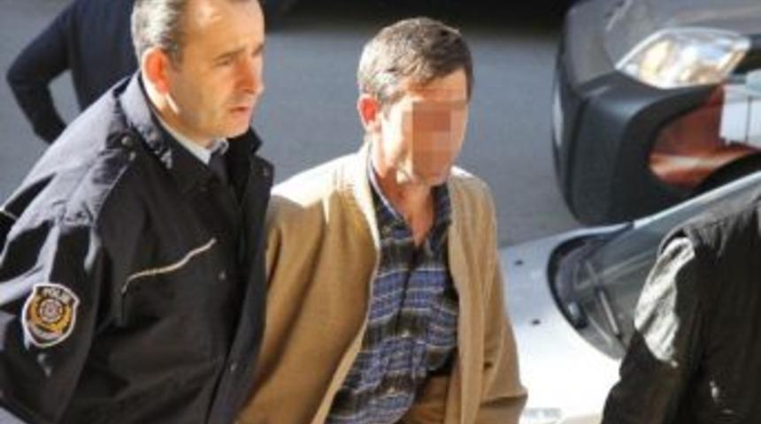 Aç Olduğu Gerekçesiyle Yiyecek Çaldı