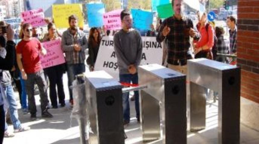 Marmaray'a Tepki G&ouml;sterdiler