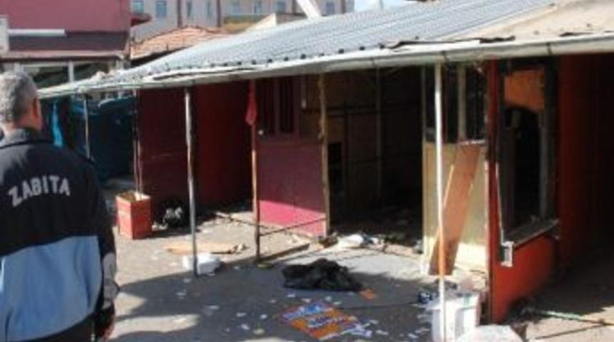 Yıkım Sırasında Yangın &Ccedil;ıktı