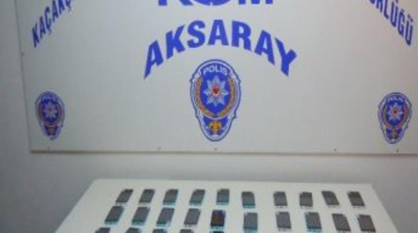 Otomobil Bagajından Ka&ccedil;ak Telefon &Ccedil;ıktı