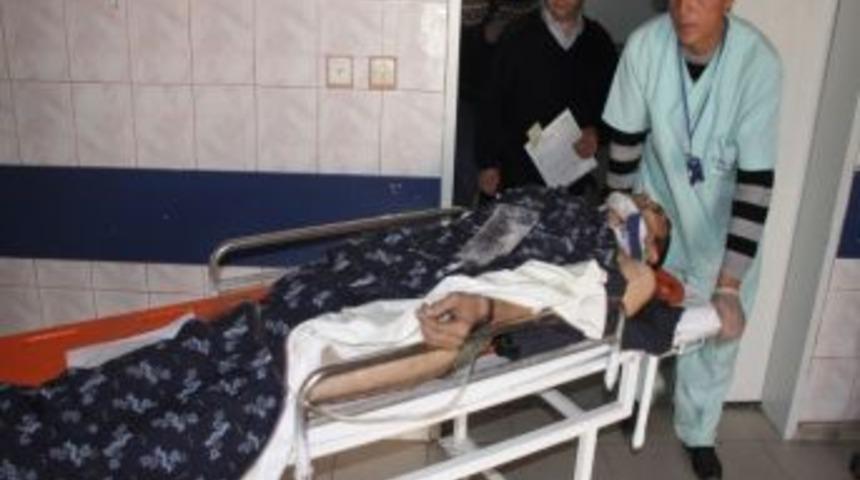 8 Metreden K&ouml;m&uuml;rlerin &Uuml;zerine D&uuml;şen İş&ccedil;i Ağır Yaralandı