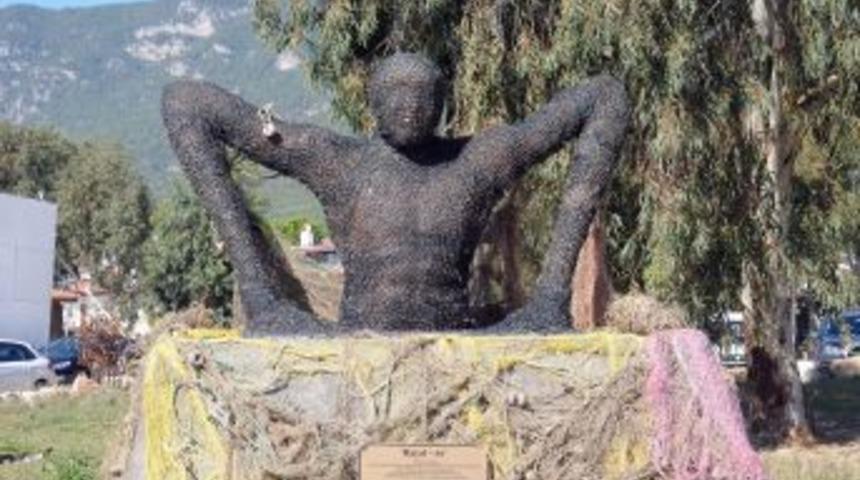 Denizden Çıkarılan Hayalet Ağlar Sergilendi