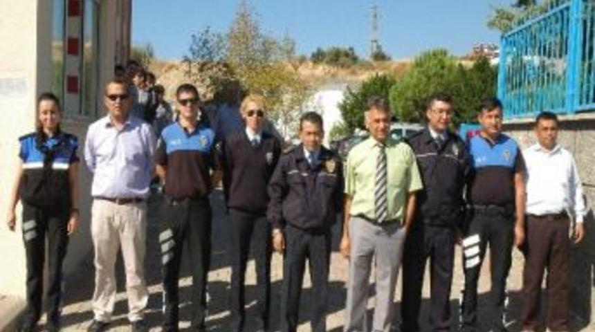 Toplum Destekli Polisten Okullar B&ouml;lgesinde Denetim