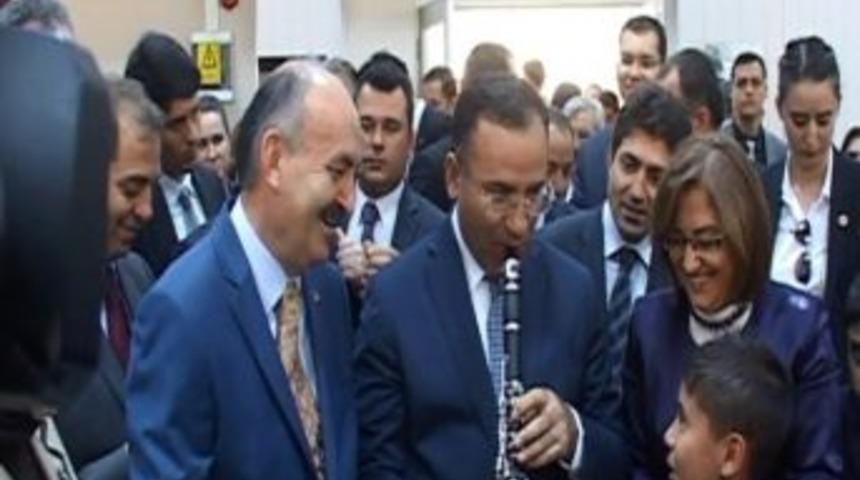 Bakanlar Edirne'de, Sosyal Yardımlaşma Ve Dayanışma Vakfı'nın Yeni Binasını A&ccedil;tı