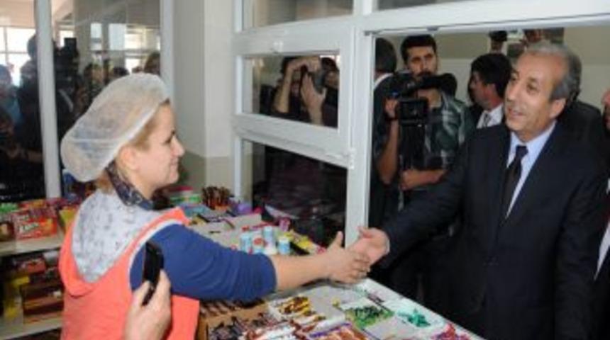 Bakan Eker, Keskinoğlu'nun Yaptırdığı Okulları A&ccedil;tı