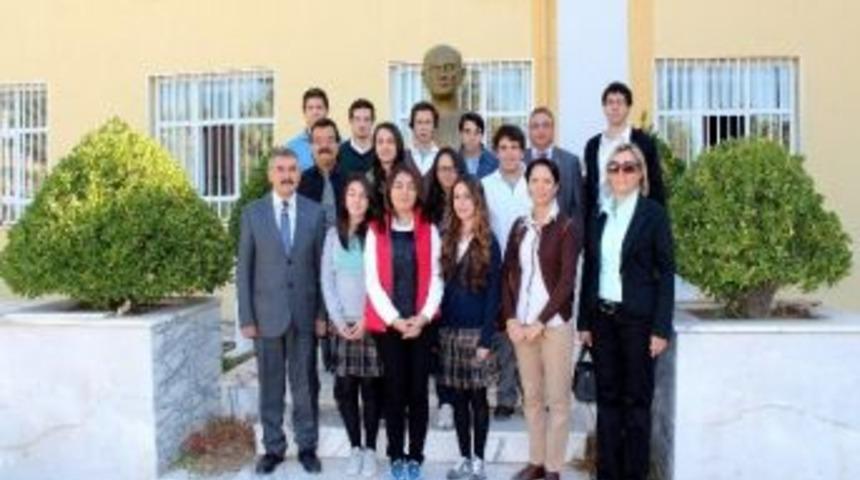 Geleceği D&uuml;ş&uuml;nen Gen&ccedil;ler Yeşil Evleri Oluşturuyor