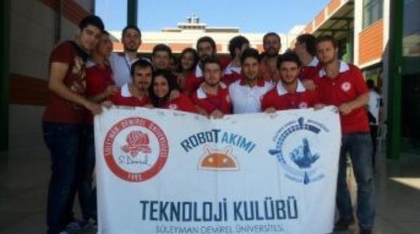 Sd&uuml; Robot Yarışmasında Birincilik Aldı