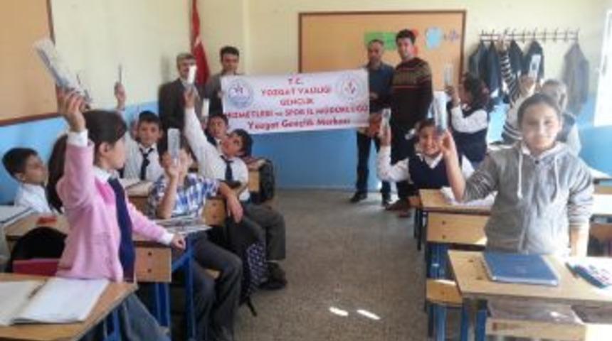 Yozgat Gen&ccedil;lik Merkezi'nden &Ouml;ğrencilere Kırtasiye Yardımı