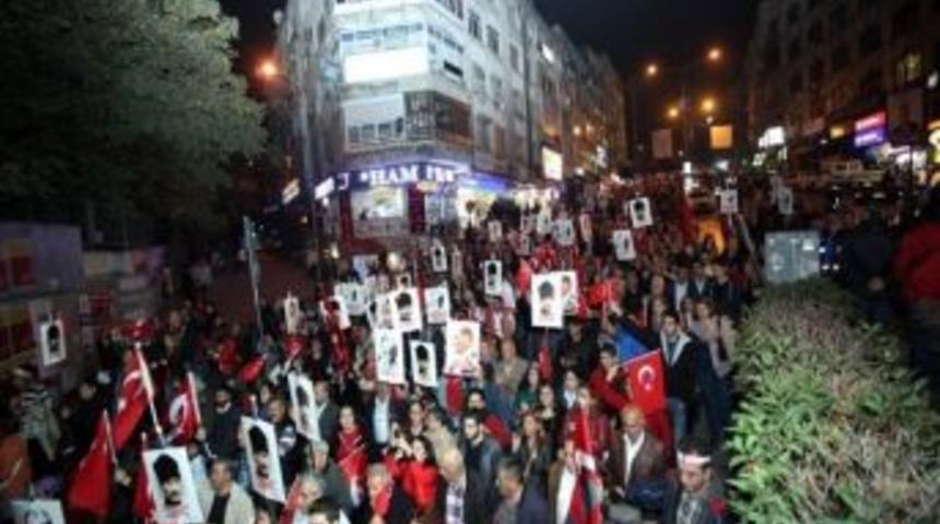 Kartal&rsquo;da On Binler Cumhuriyet Coşkusuyla Sel Olup Aktı