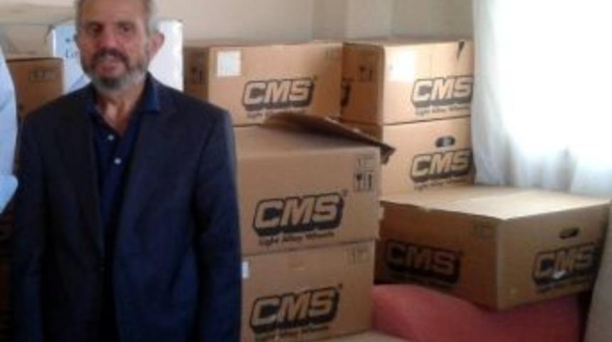 K&uuml;t&uuml;phanesini İlahiyat Fak&uuml;ltesine Bağışladı