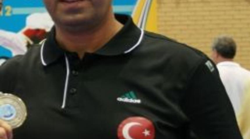 Tekvando Milli Takım Antren&ouml;r&uuml; Alaattin Menekşe, Kampa Davet Edildi