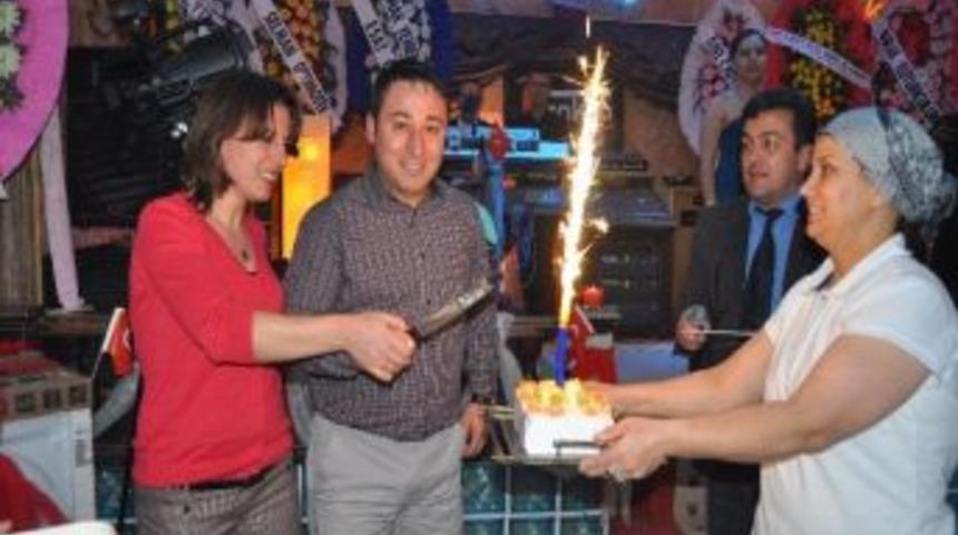 D&uuml;ğ&uuml;n G&uuml;nlerini Yeniden Yaşadılar