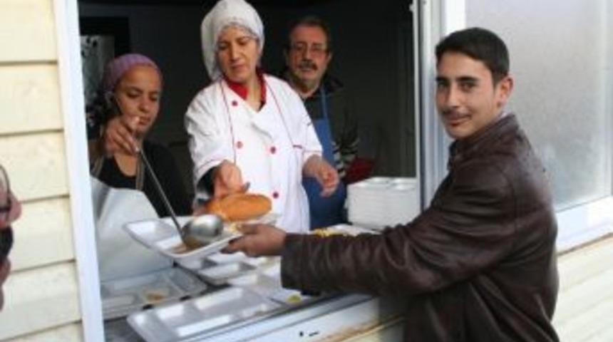 Reyhanlı Belediyesi'nden Halka &Ccedil;orba İkramı