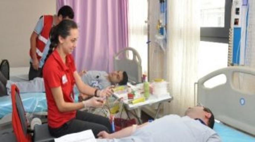 Kan Bağışlayıp "şifa" Oldular