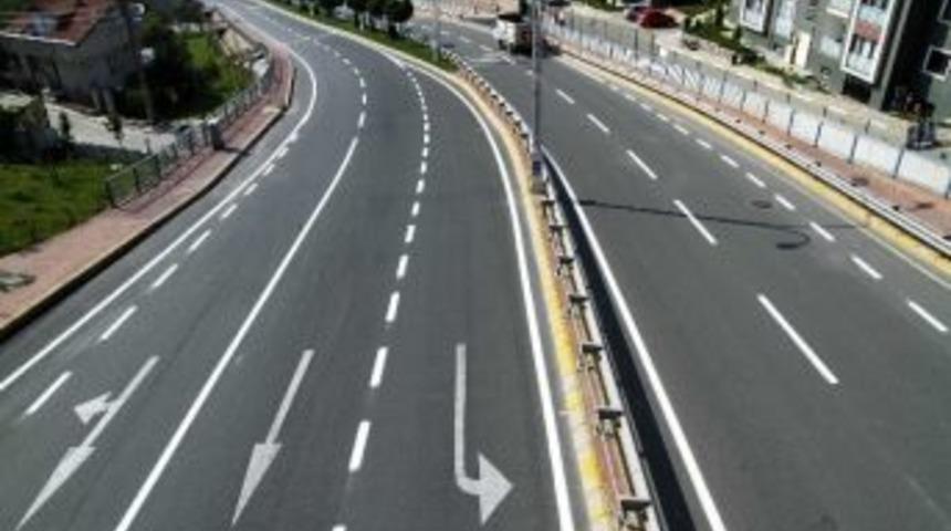 Kocaeli'de Yolların Emniyet Cizgileri Yenileniyor