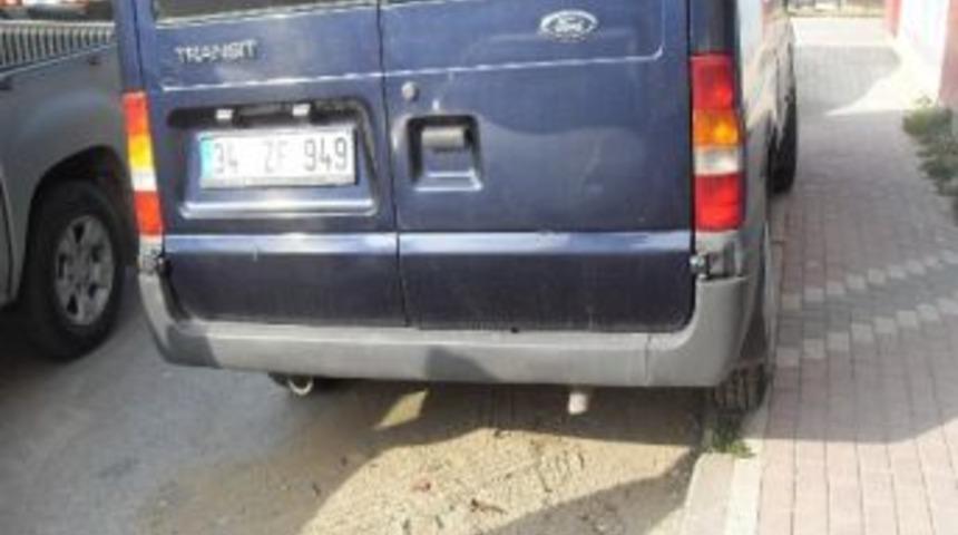 İzmit'te Gelişig&uuml;zel Ara&ccedil; Parkları Temizliği Engelliyor