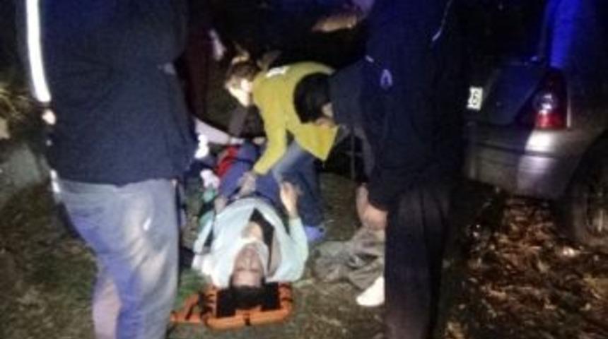 Yarış Yapan Gen&ccedil;ler Park Halindeki Ara&ccedil;ların Arasına Daldı