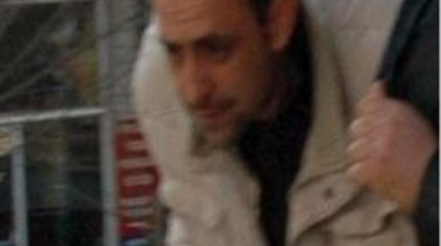 Polis memuru ekip otosunda intihar etti