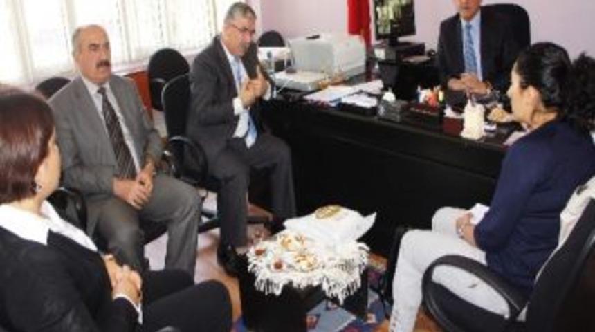 Almanya Vhs Volmetal B&ouml;l&uuml;m Y&ouml;neticisi Dr. Ayşeg&uuml;l Altun;