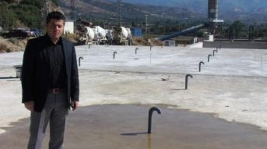 Beydağ Barajı Sulama Projesi&rsquo;nde Basın&ccedil; D&uuml;zenleme Havuzlarının İnşası S&uuml;r&uuml;yor