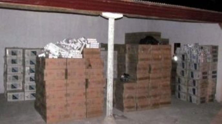 Kargo Aracında 218 Bin 700 Paket Ka&ccedil;ak Sigara Ele Ge&ccedil;irildi