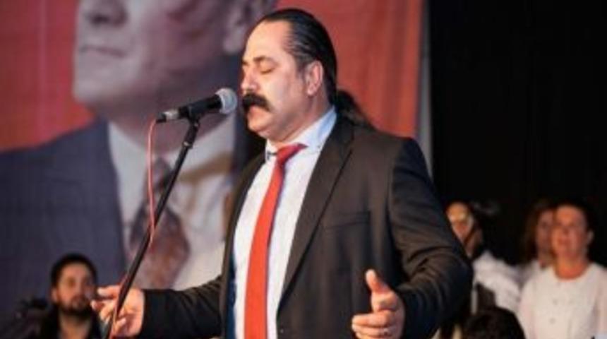 Kartal&rsquo;da T&uuml;rk&uuml;lerle Cumhuriyet Coşkusu