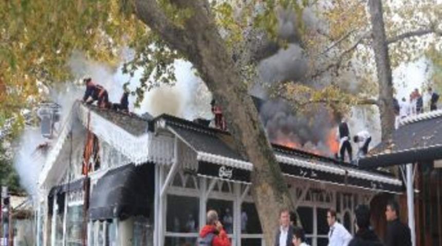 Emirgan&rsquo;da &Uuml;nl&uuml; Restoranda Korkutan Yangın