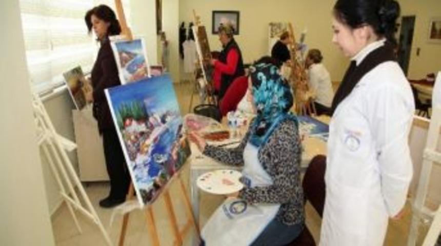 Şahinbey Belediyesi Hanımlar Y&uuml;zme Havuzu Spor Ve K&uuml;lt&uuml;r Merkezi Hanımların İkinci Adresi Oldu