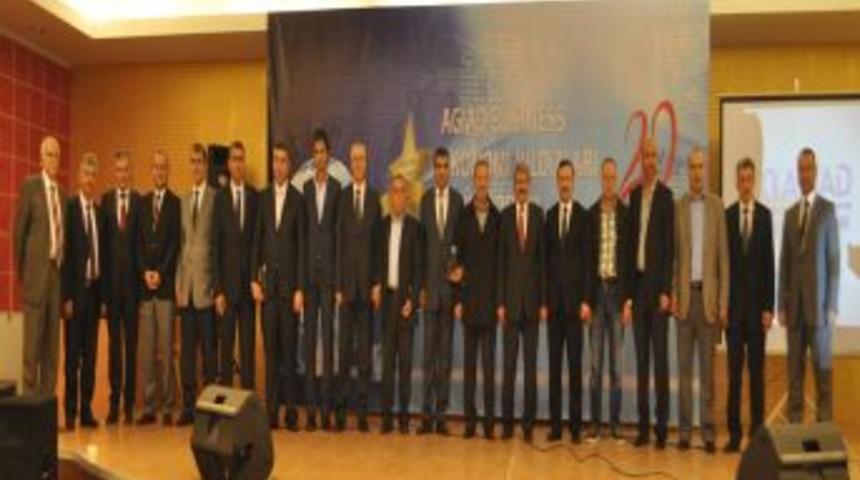 AGİAD, Busıness Ekonomik Yıldızları &Ouml;d&uuml;lleri'ni Verdi