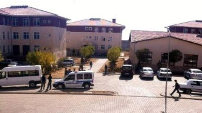 Adıyaman'da Lise &Ouml;ğrencileri Arasında Kavga