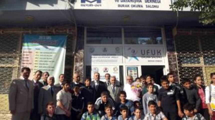 Ufuk Okumu Salonları Fen Lisesi'ni Kazanan &Ouml;ğrencilerini &Ouml;d&uuml;llendirdi